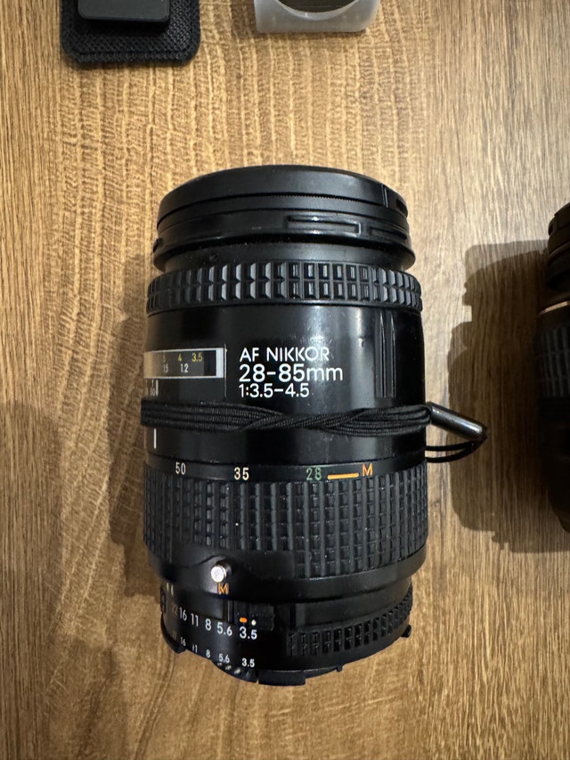 Nikon D3000 with 3 Lenses and accessories - photo 2