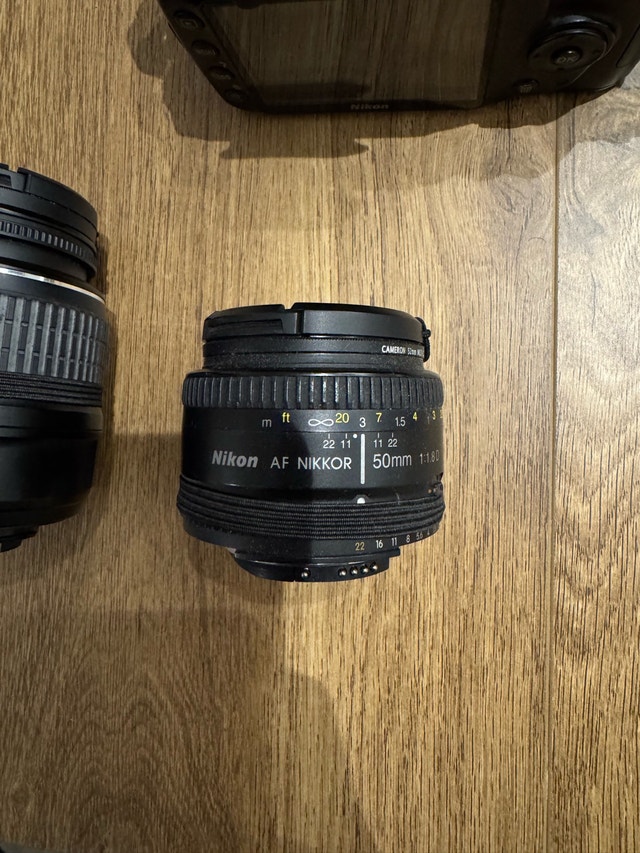 Nikon D3000 with 3 Lenses and accessories - photo 4