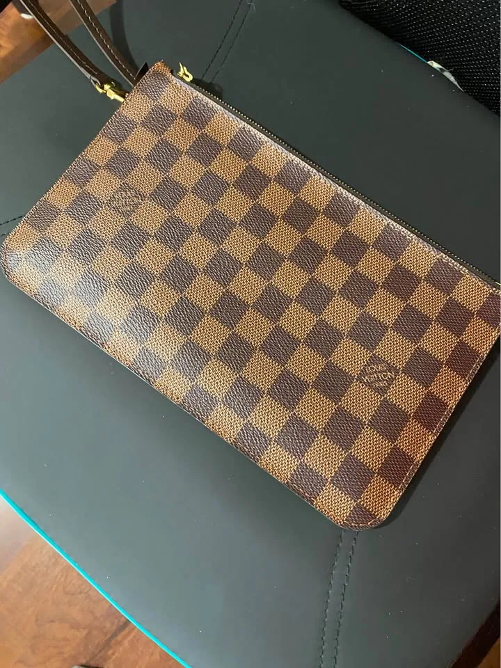 Never full pochette thumbnail