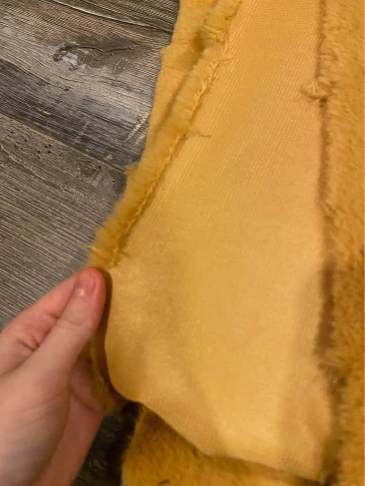 1 yard faux fur - photo 2