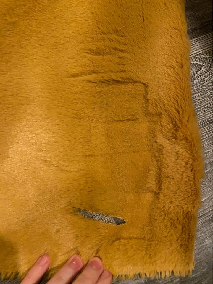 1 yard faux fur - photo 4