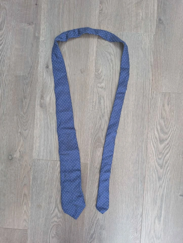 BOSS Hugo Boss 100% Silk Men's Tie – Blue with White Polka Dots - photo 3