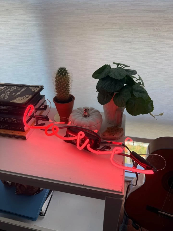 Love Neon Sign - photo 2