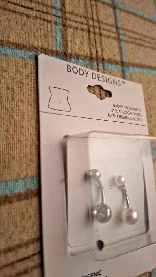 Bellybutton piercings