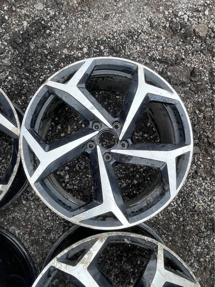Volkswagen R-Line 19” inch wheels - photo 5