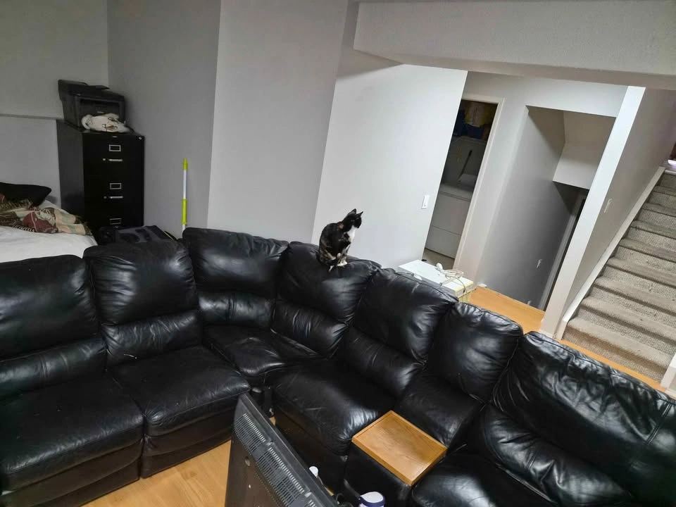 Black Leather Reclining Sectional Sofa with Console - photo 2