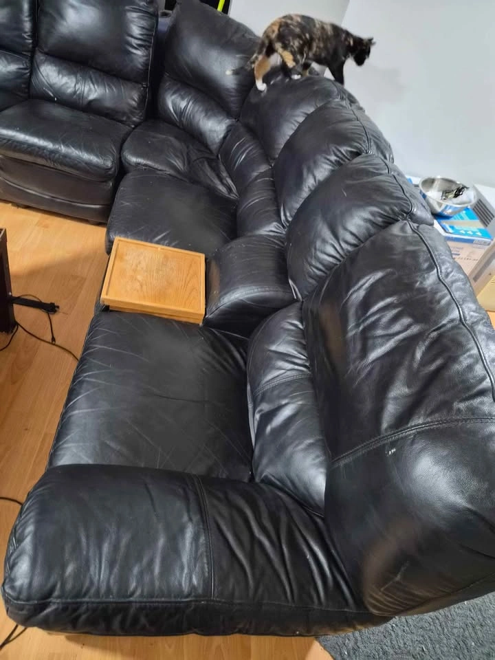Black Leather Reclining Sectional Sofa with Console - photo 3