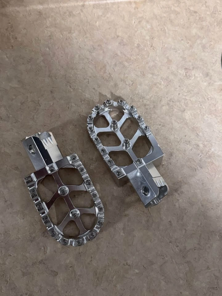 Chrome Footpegs - For yozma, surron, talaria - photo 3