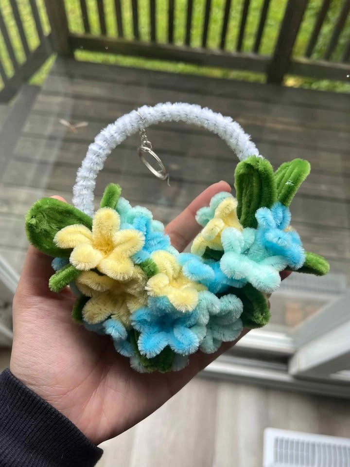 Handmade floral keychain - photo 3