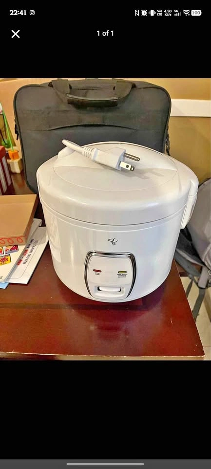 President's Choice Rice Cooker and Black Full Length Mirror