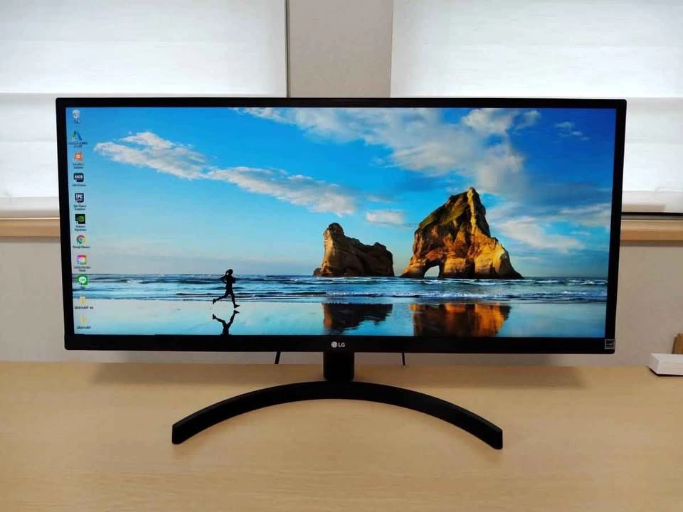 LG 29" UltraWide IPS Monitor (29WK500-P) - photo 2