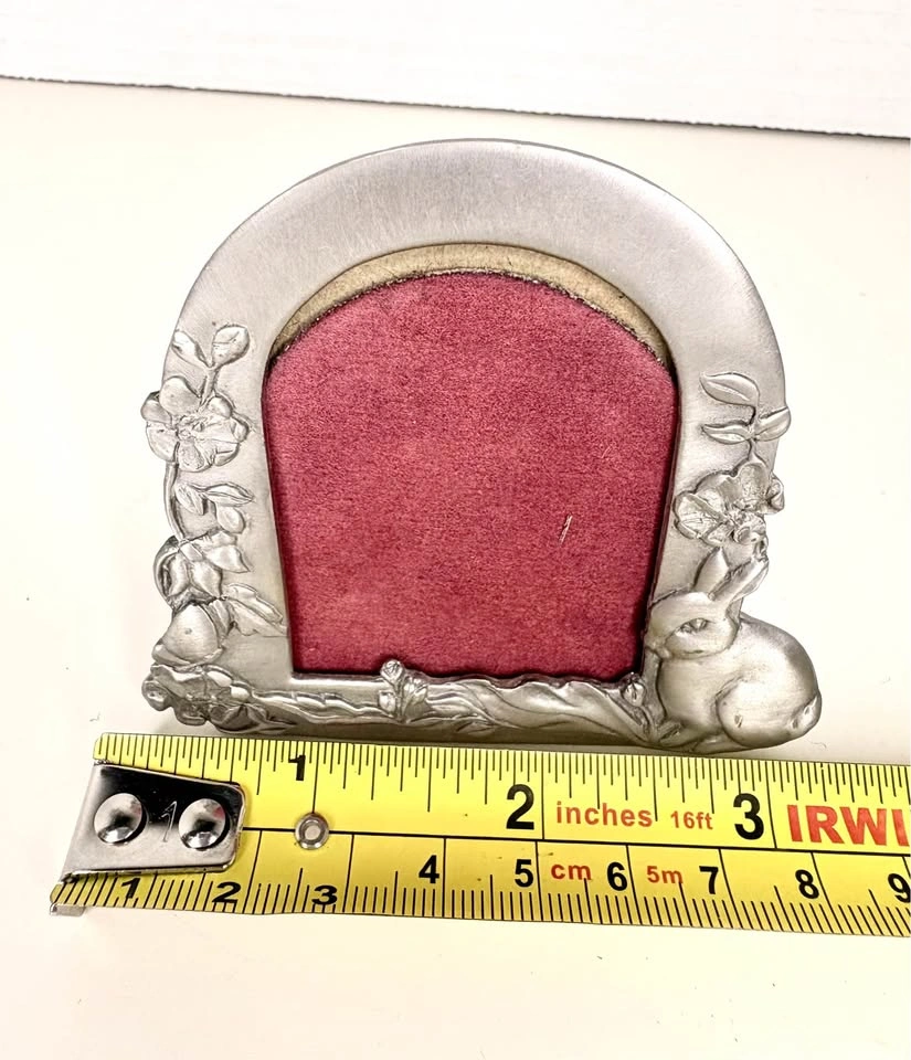 Vintage 1987 Pewter Rabbit and Floral Picture Frame - photo 5