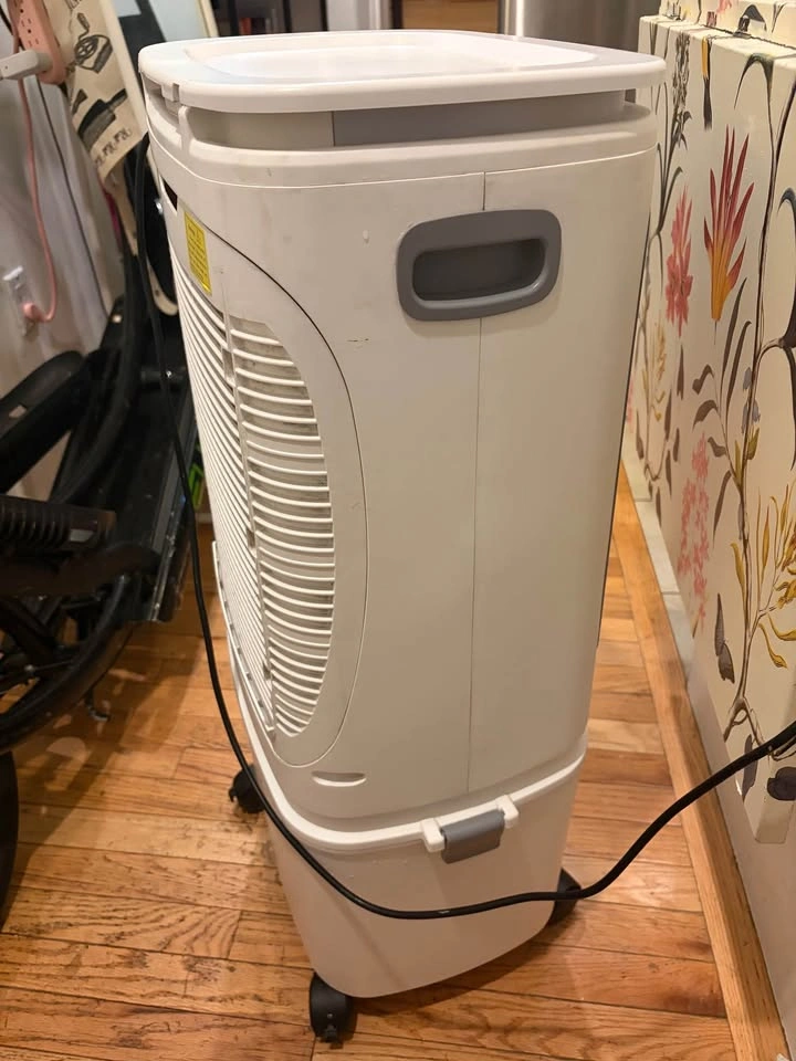 Portable Evaporative Swamp Cooler & Air Fan - photo 3