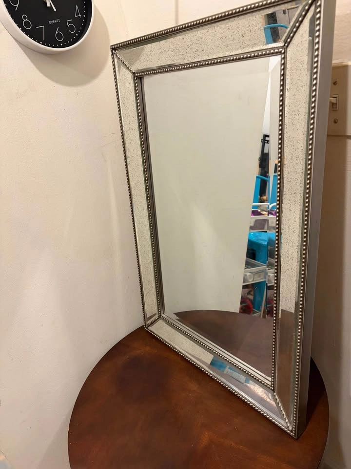 Antiqued Mirrored Wall Mirror with Beaded Border - photo 4