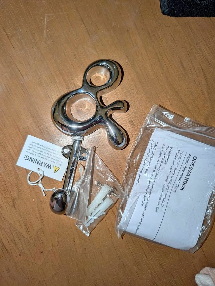 Brand new anthropologie Bubble Ampersand Symbol Hook
