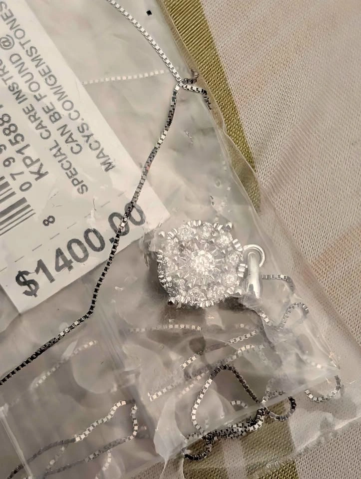 Macy's 1/3 CT diamond pendant in 14kw necklace
