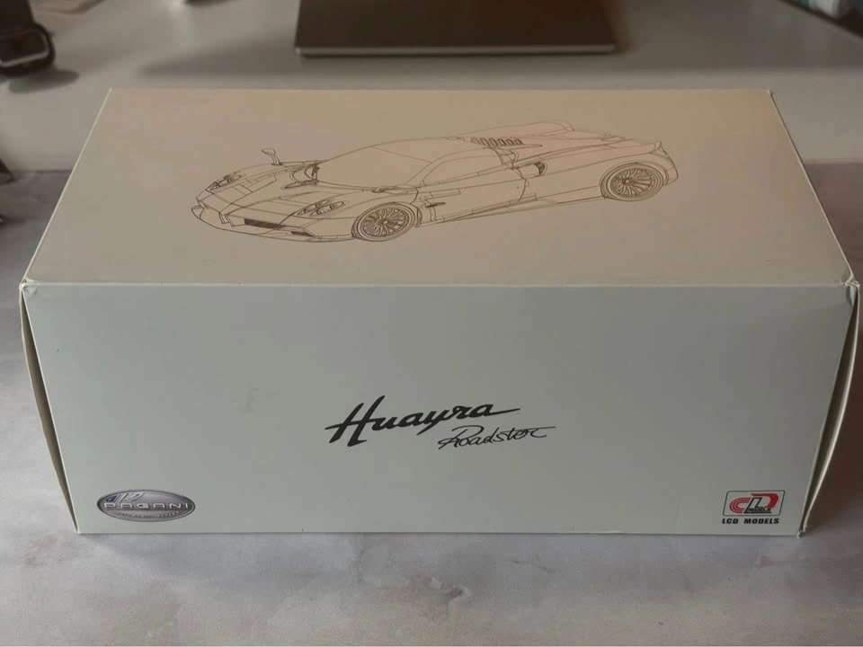 LCD Models Pagani Huayra Roadster 1:18 - photo 2