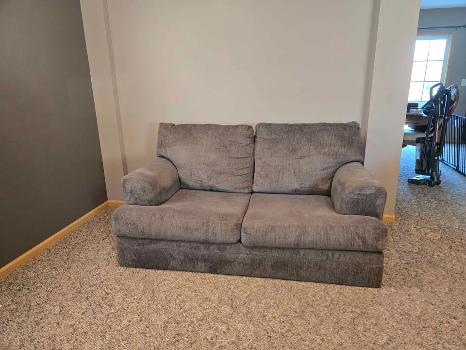 Gray upholstered sofa & loveseat - photo 2