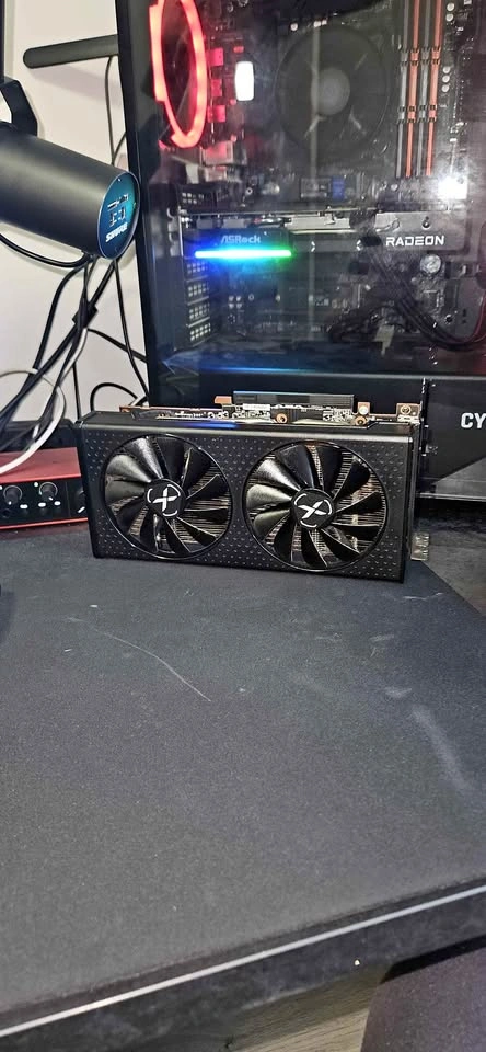 XFX Speedster SWFT210 Radeon RX 6600 XT