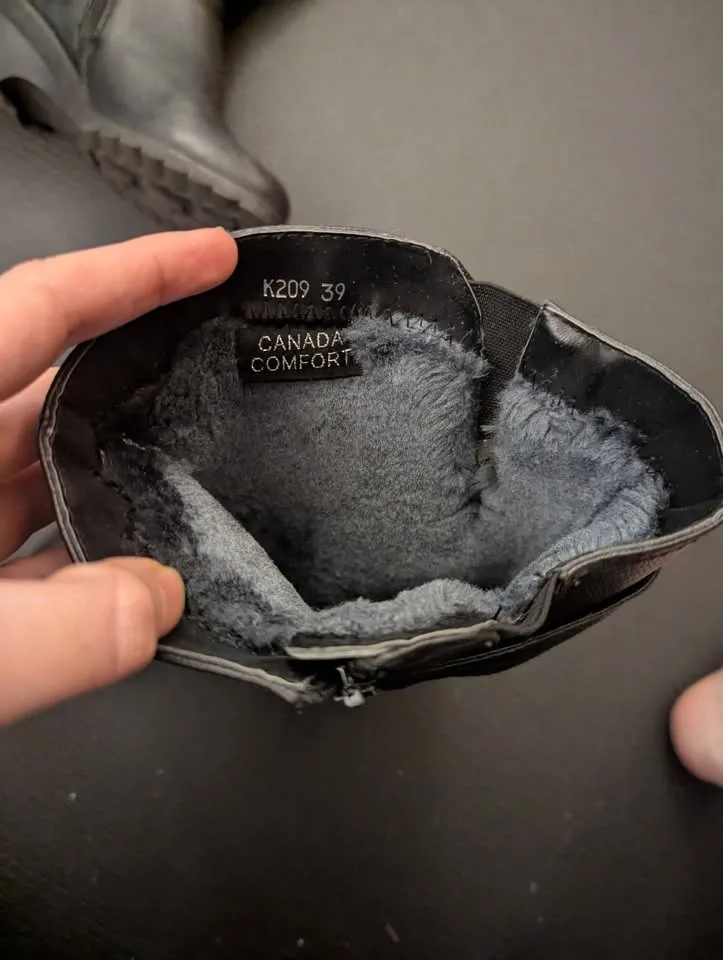 Stylish Black Leather Wedge Boots - Size 39 or 8.5 image indicator(2)