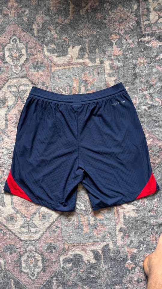 Authentic Nike PSG shorts for sale M, L & XL - photo 2
