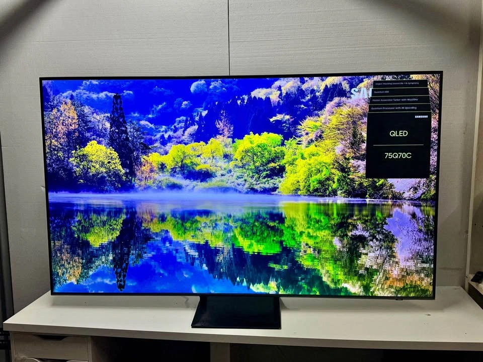 Samsung 75" Q70C QLED 4K Smart TV - photo 2