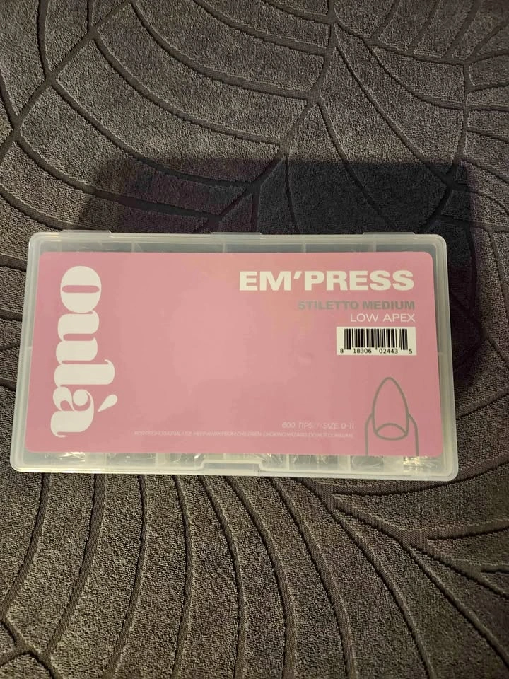 Oulà Stiletto Medium Full Cover Nail Tips