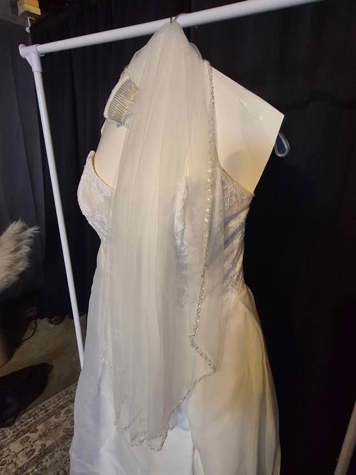 White Veil (Hip length) - photo 2