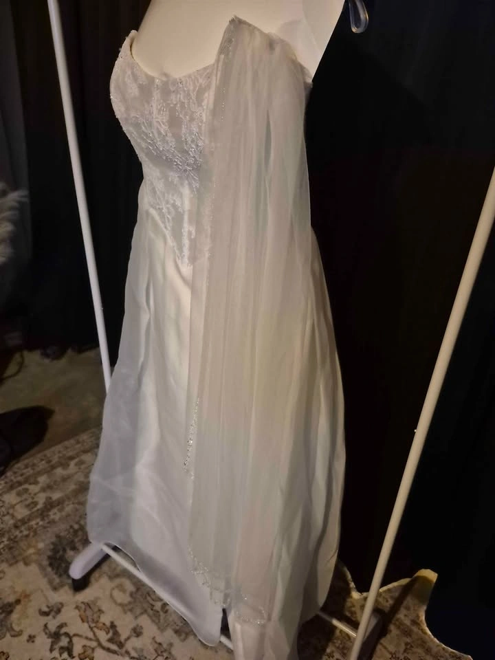White Veil (Hip length) - photo 3