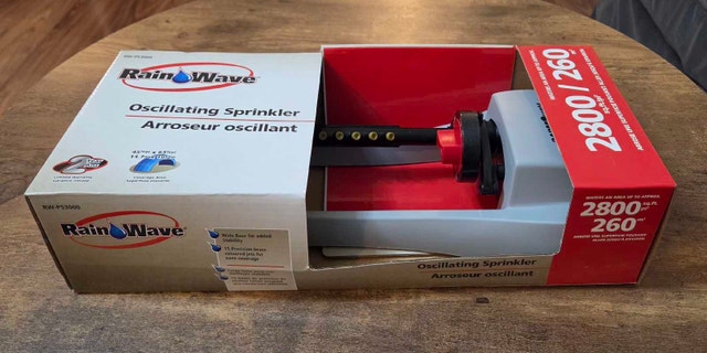 Rain Wave oscillating sprinkler
