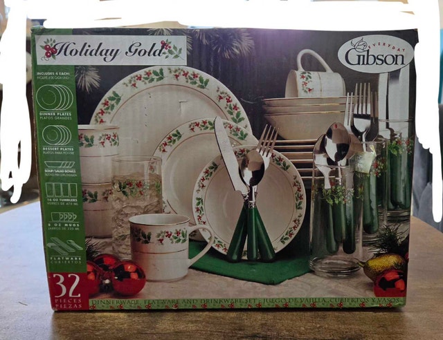 Holiday Gold Plates and culinary set