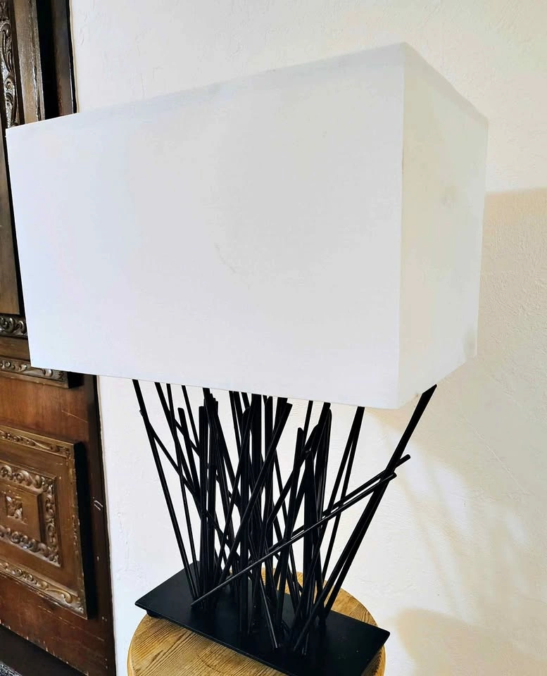 VERY UNIQUE TABLE LAMP WITH DUAL BRIGHTNESS LED BULB
