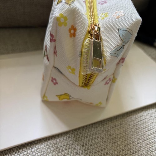 Marc Jacobs Fragrances White Graphic Charm Makeup Bag Pouch - photo 3