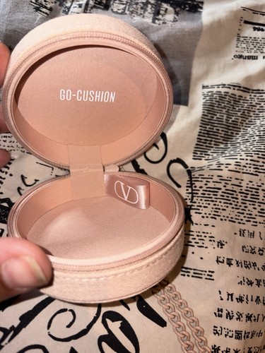 Valentino Beauty Canvas Round Pouch - photo 5
