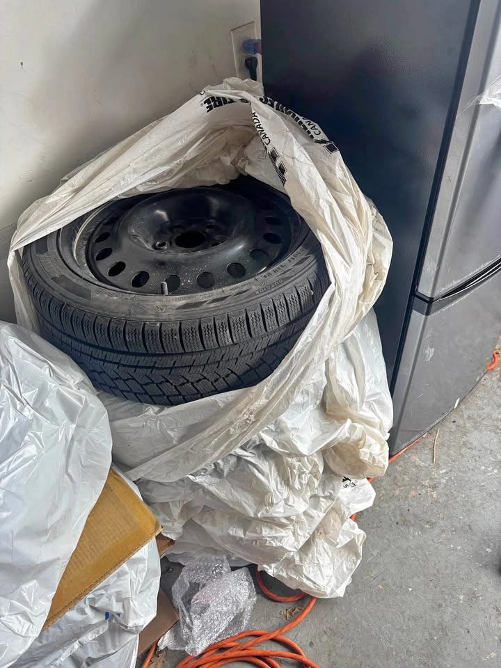 Winter tire set with rims