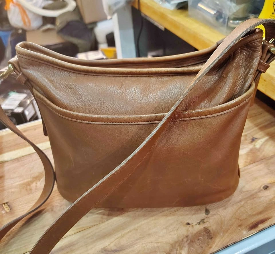 Vintage TAN Coach Shoulder bag B6C 4148 MADE IN USA