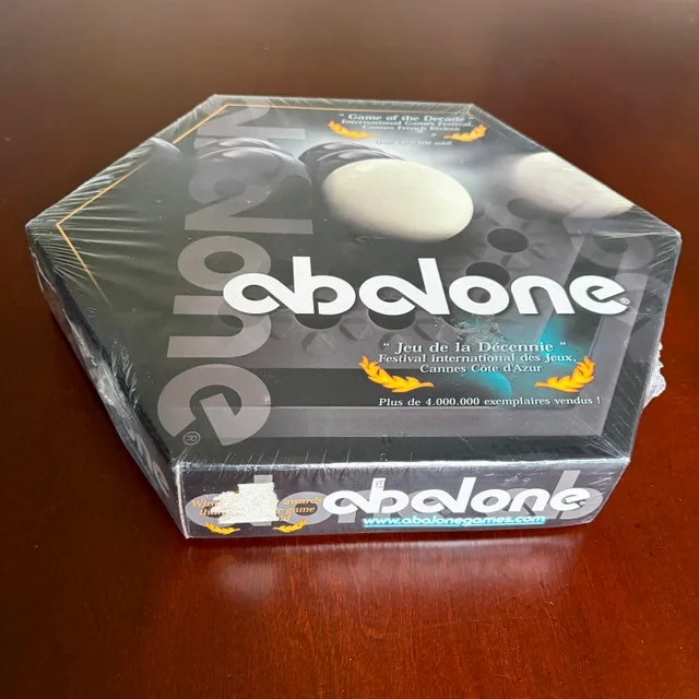 Abalone Strategy Board Game – Brand New Factory Sealed - photo 2