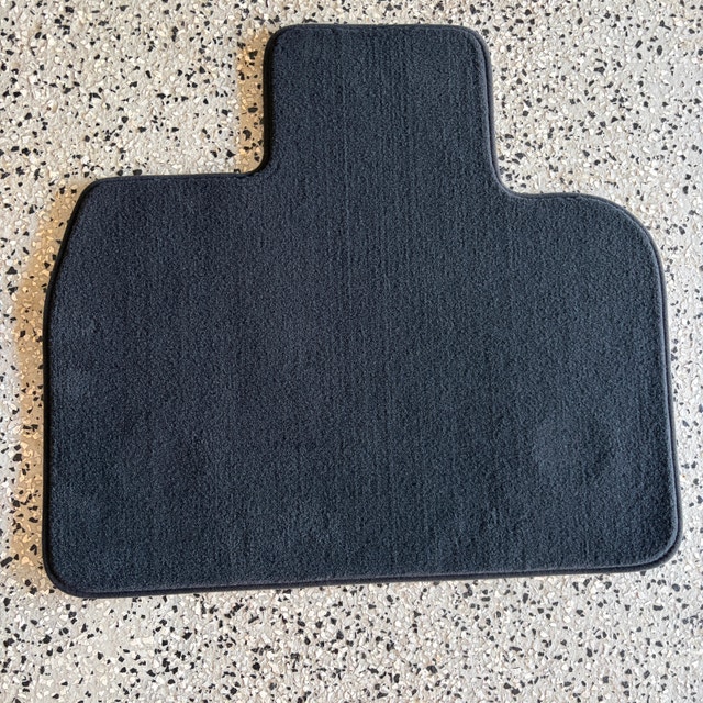 Genuine BMW iX I20 OEM Carpet Floor Mats • 2022–2025 • NEW - photo 2