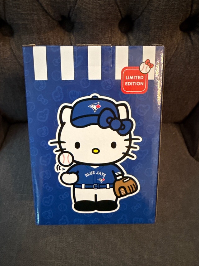 Hello Kitty Toronto Blue Jays Bobblehead - photo 2