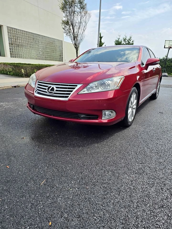 2012 Lexus ES 350 Ultra Luxury Sedan