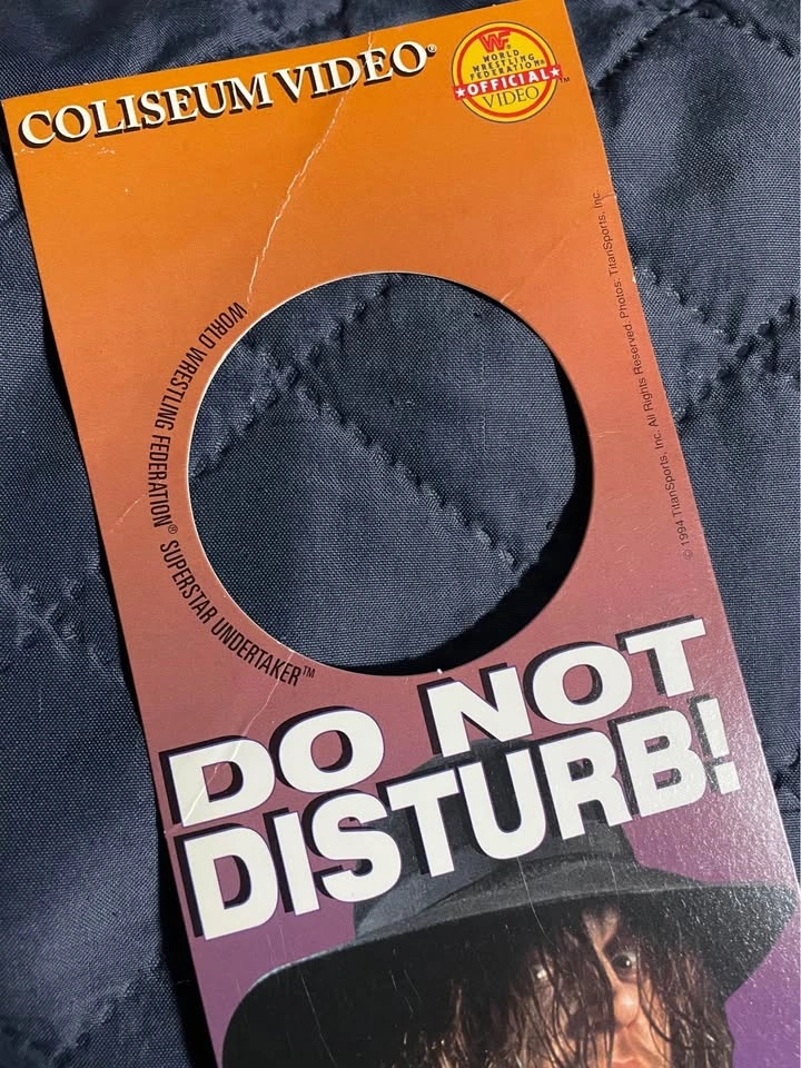 WWF Coliseum Video: 1994 Door Hanger “Do Not Disturb” Lot - photo 2