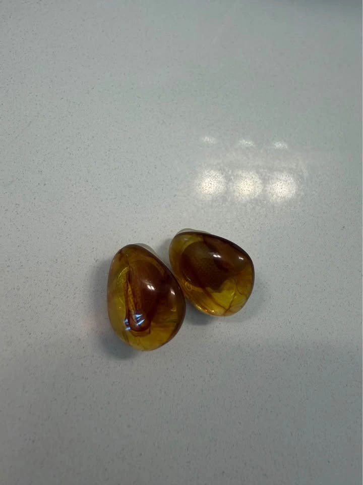 Vintage Style Amber Resin Clip-On Earrings - photo 2