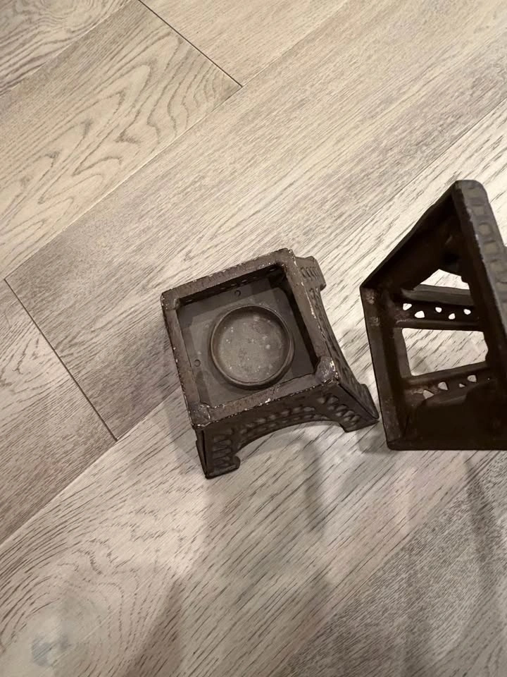 Cast Iron Eiffel Tower Candle Holder / Oil Burner – Vintage Deco - photo 2
