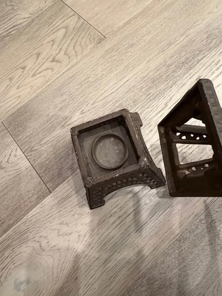 Cast Iron Eiffel Tower Candle Holder / Oil Burner – Vintage Deco - photo 2
