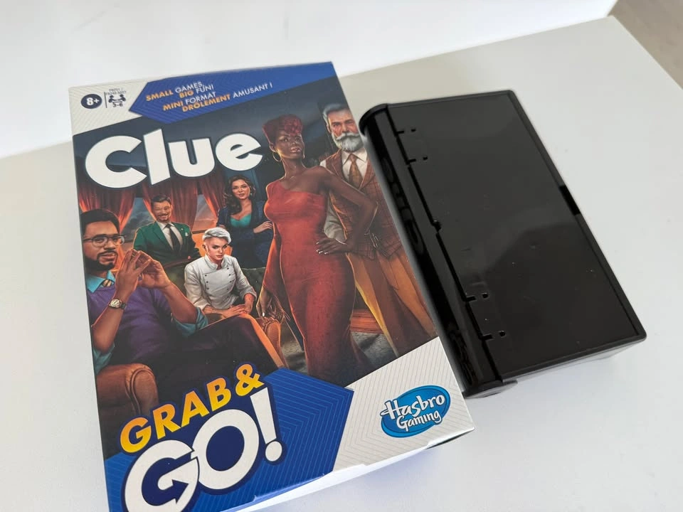 Clue Grab & Go! Travel Board Game (Unused / Open Box Complete) - photo 2