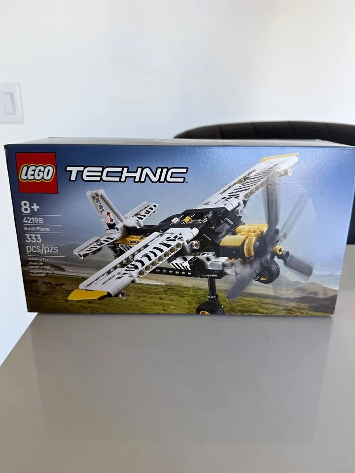 LEGO Technic 42198 Bush Plane (333 pcs) - Brand New Sealed
