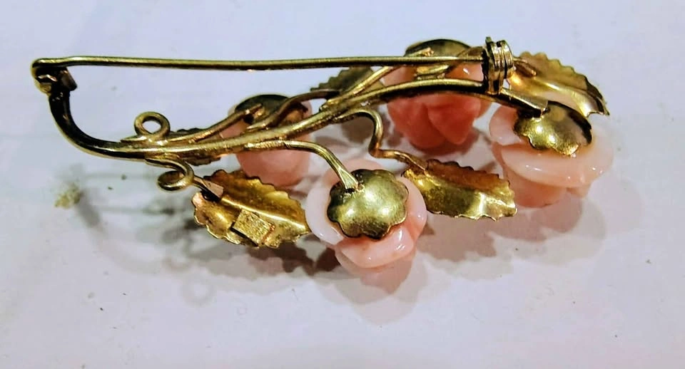 Vintage 18k brooch with 4 coral roses - photo 4