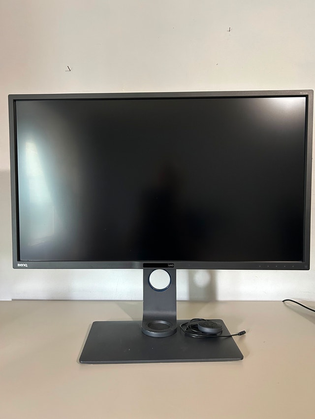 BenQ PD3200U-T 32" 4K UHD Designer Monitor w/ Hotkey Puck