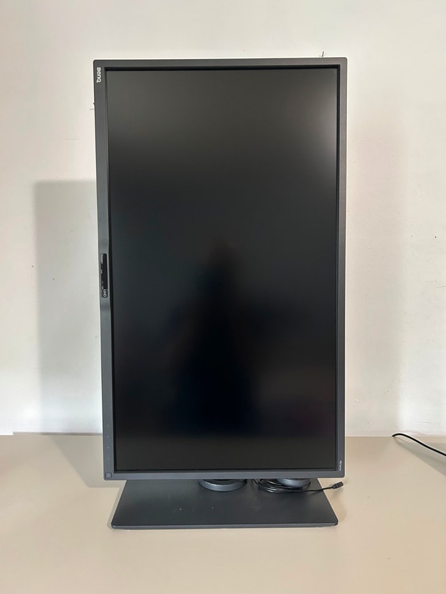 BenQ PD3200U-T 32" 4K UHD Designer Monitor w/ Hotkey Puck - photo 2