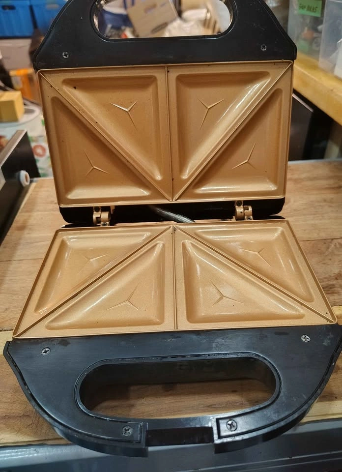 GOTHAM STEEL SANDWICH MAKER - photo 2